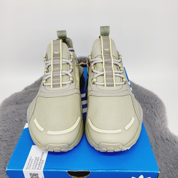 New Adidas NMD R1 V3 Feather Grey Sandy Beige Women\'s Running Shoes Size 6